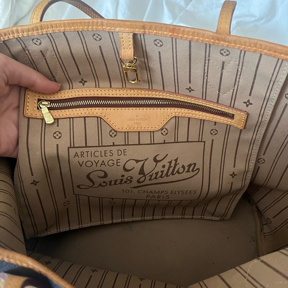 Authentic Louis Vuitton Neverfull MM - Picture 4 of 9